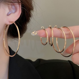 Bông tai kim cương bạc châu Âu và Mỹ, thiết kế đơn giản cá tính, phù hợp với nữ.