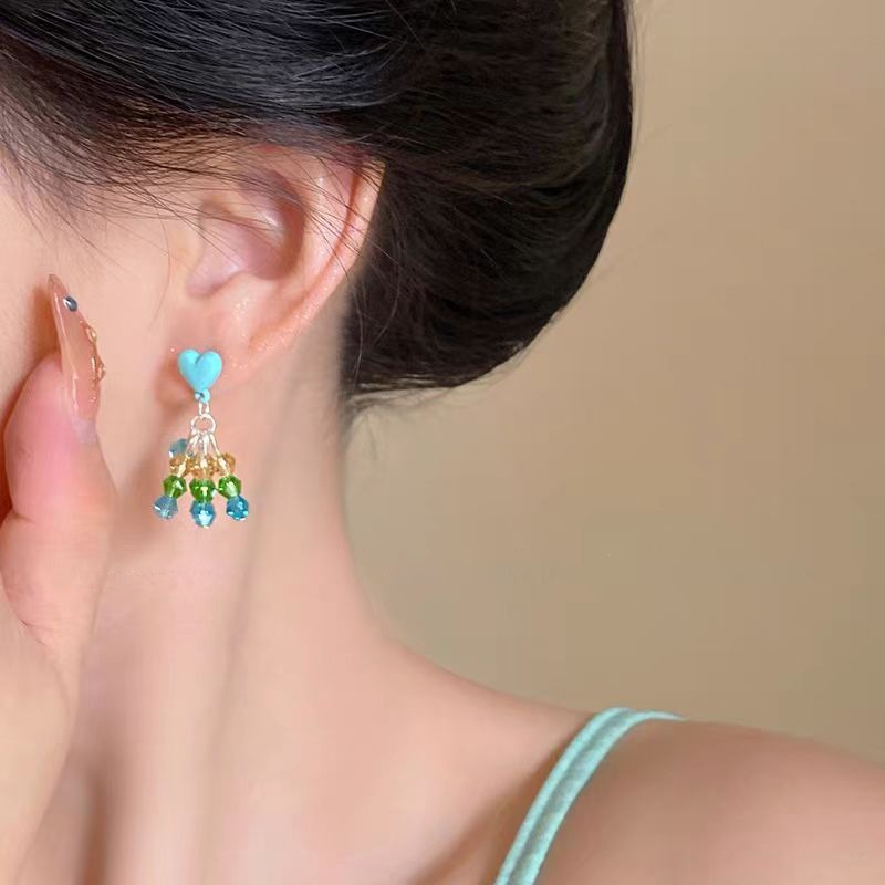 Bông tai nữ pha lê đính hạt, phù hợp làm quà tặng cho ngày đặc biệt