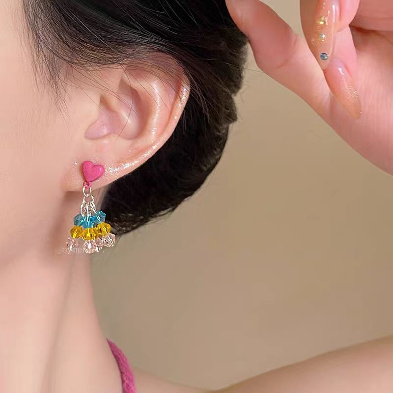 Bông tai nữ pha lê đính hạt, phù hợp làm quà tặng cho ngày đặc biệt