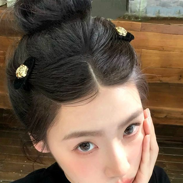 Kẹp tóc ngọc trai Camellia phong cách công chúa