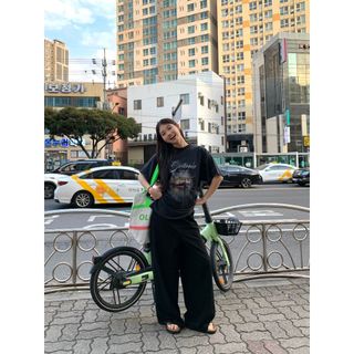 HIIXIIVI Áo thun ngắn tay Oversize nữ Baggy dáng rộng Top nữ độc đáo Ootd 2025 Lives