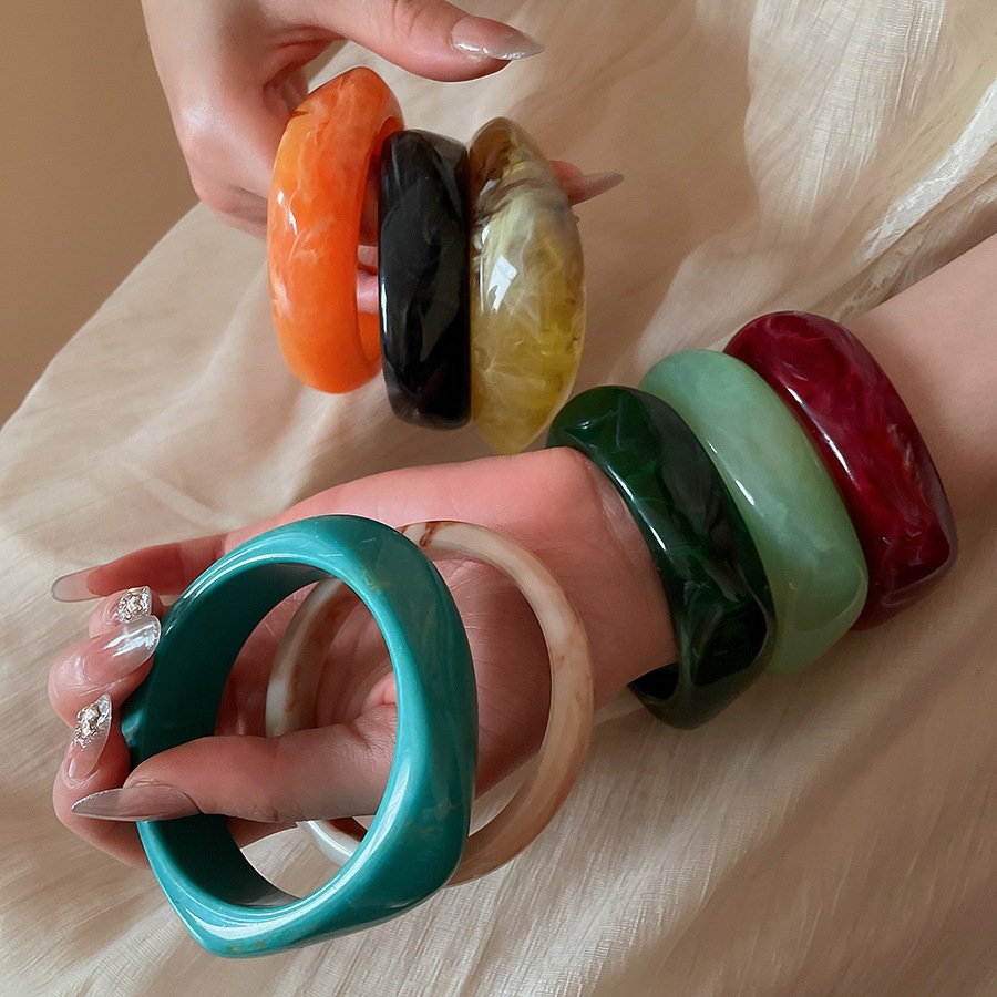 Vòng tay acrylic phong cách dân tộc cổ điển, thời trang thanh lịch