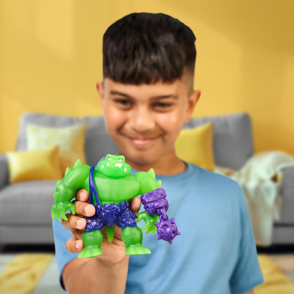 Heroes of Goo Jit Zu Meteor Madness, Nhân vật hành động hàm đá co giãn, với găng tay chiến đấu Gooey Filling & Meteor độc đáo, đồ chơi giác quan co giãn lên tới 3X Kích thước của nó