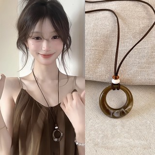 Hạt gỗ tròn mặt dây chuyền phong cách retro dân tộc, thiết kế đơn giản, phù hợp với áo len nữ
