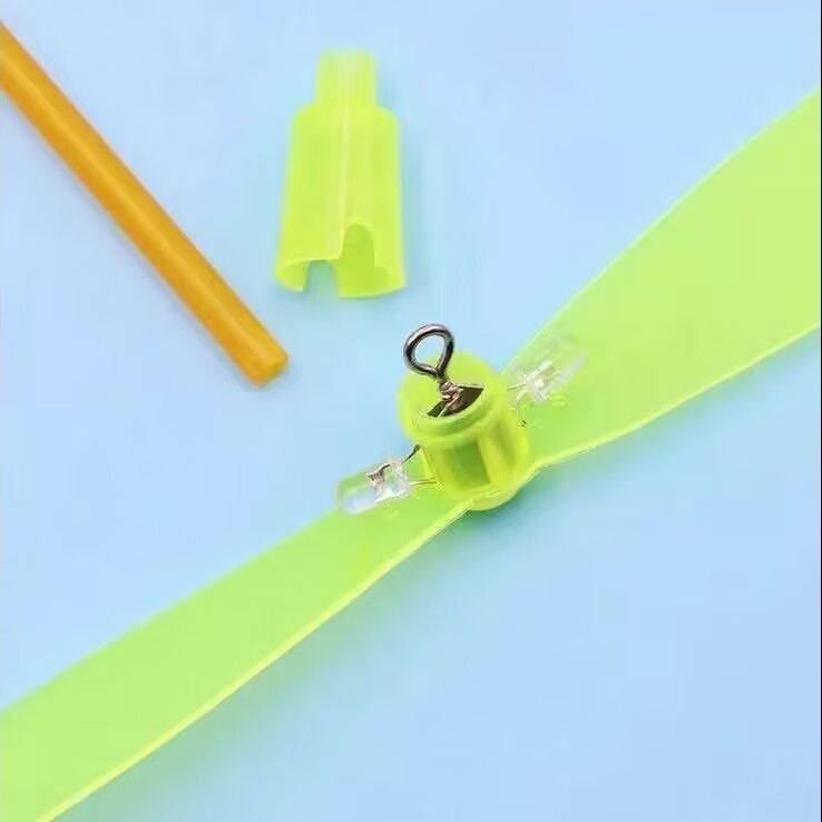 Đồ chơi cối xay gió chuồn chuồn bay có đèn led Đèn đồ chơi phát sáng