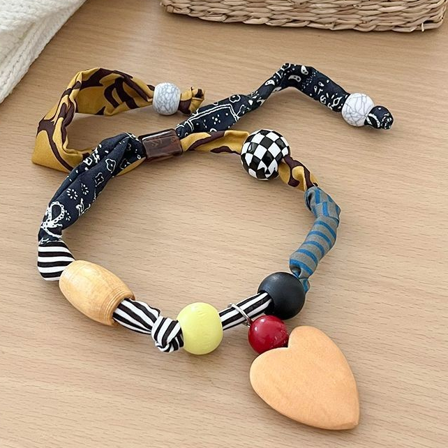 Khăn lụa tình yêu Vòng cổ khâu hạt gỗ