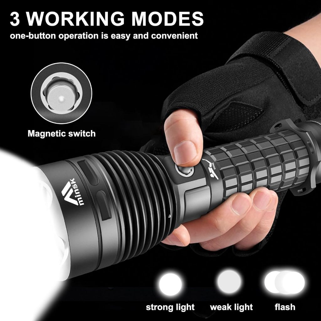 Đèn pin lặn chống nước XHP70.2 với LED trắng mạnh mẽ, phù hợp lặn sâu đến 100m, hỗ trợ 3 chế độ sáng