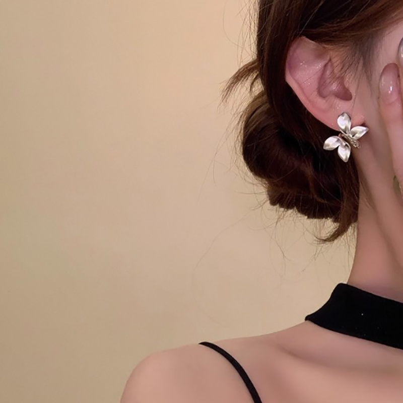 Bông tai cao cấp kim loại ba chiều hình bươm bướm thiết kế độc đáo