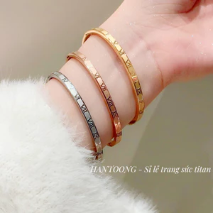 Vòng tay titan nữ không gỉ mạ vàng 24k khắc số la mã phong cách đơn giản