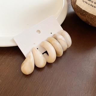 Bộ sáu bông tai hình chữ C thép mờ và acrylic, thiết kế retro đơn giản, phù hợp phụ kiện thời trang nữ