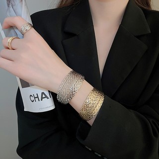 Bộ vòng tay thiết kế nhiều lớp phong cách châu Âu và Mỹ, phù hợp làm đẹp cho nữ