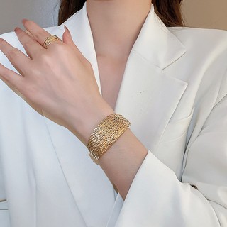 Bộ vòng tay thiết kế nhiều lớp phong cách châu Âu và Mỹ, phù hợp làm đẹp cho nữ