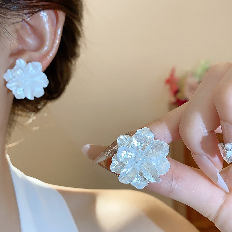 Set 5 Cặp Bông Tai Nữ Hoa Trắng Ngọc Trai - Phong Cách Nữ Tính Thanh Lịch Đeo Hàng Ngày