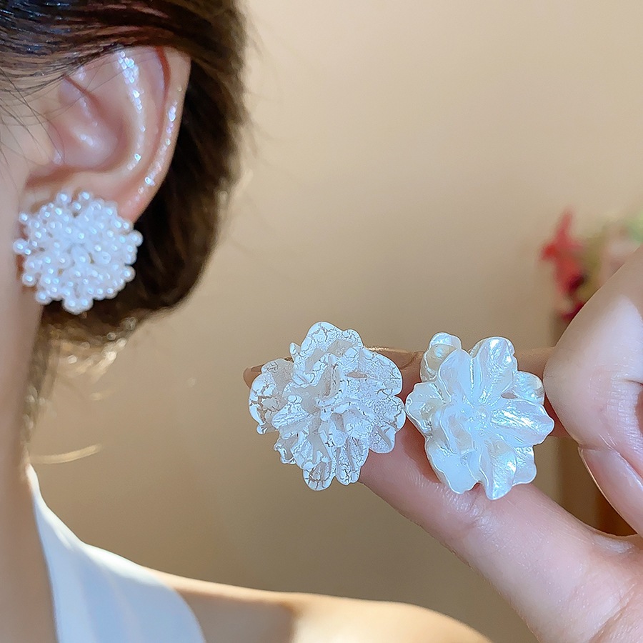 Set 5 Cặp Bông Tai Nữ Hoa Trắng Ngọc Trai - Phong Cách Nữ Tính Thanh Lịch Đeo Hàng Ngày