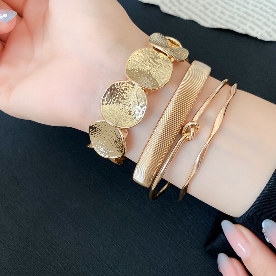 Vòng tay mở bốn mảnh tròn không đều, phong cách châu Âu và Mỹ - Thanh lịch và phù hợp cho mọi dịp