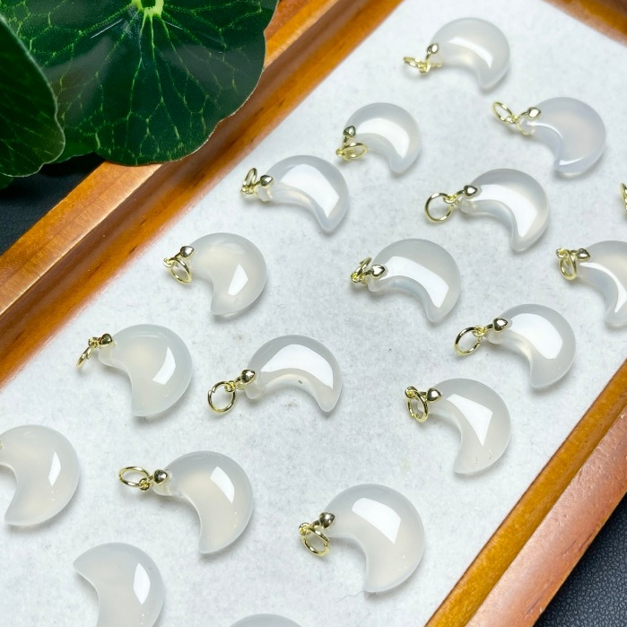 Ưu đãi đặc biệt sản phẩm mới: Mã não trắng tự nhiên - Mặt trăng nhỏ cho vòng tay và mặt dây chuyền