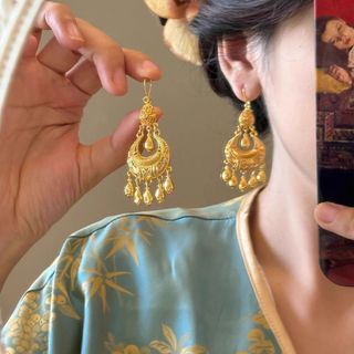 Bông tai tua rua màu vàng phong cách retro Trung Hoa mới với thiết kế tua rua dài cao cấp