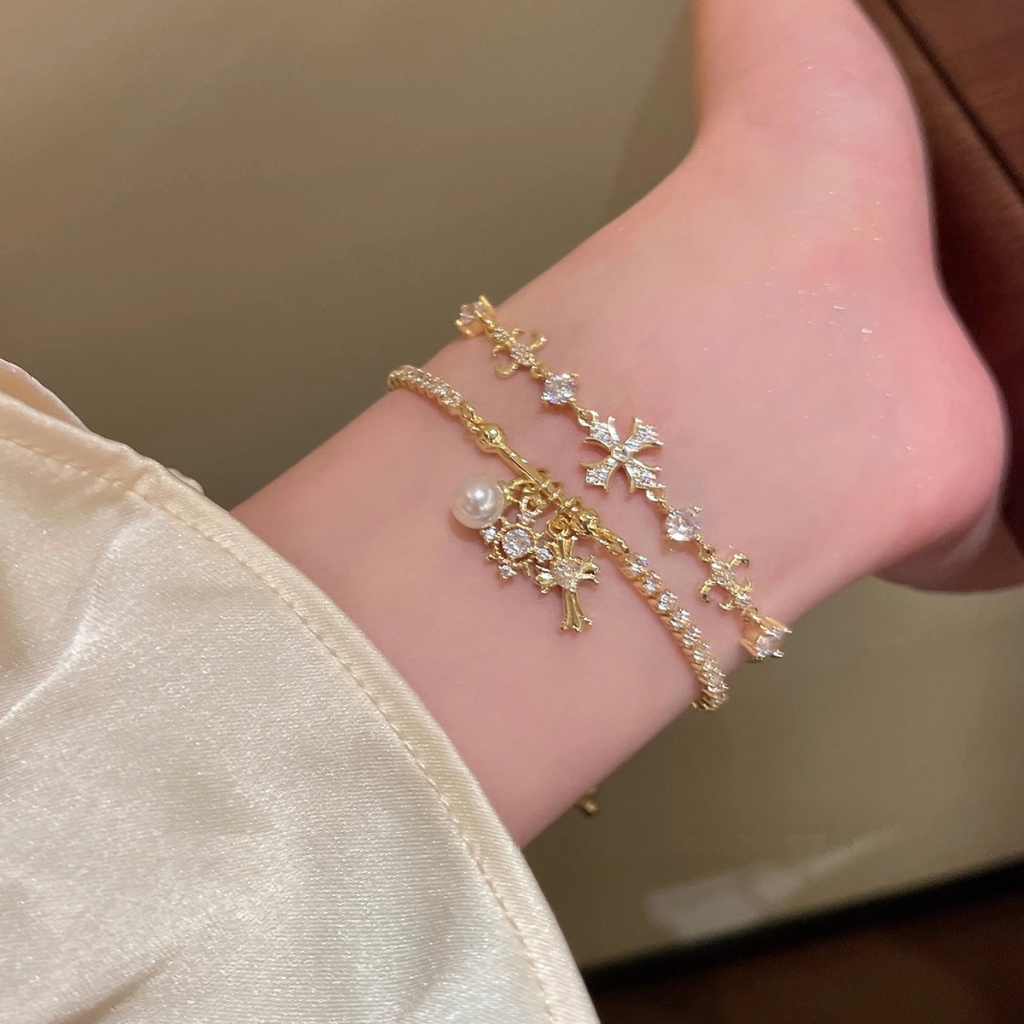 Đồ trang sức nữ thời trang Hàn Quốc: Bộ mặt dây chuyền và vòng tay hạt thập tự zircon