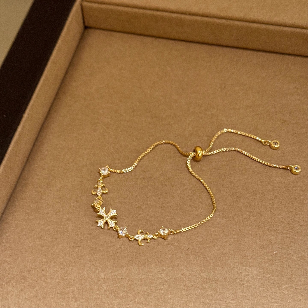 Đồ trang sức nữ thời trang Hàn Quốc: Bộ mặt dây chuyền và vòng tay hạt thập tự zircon