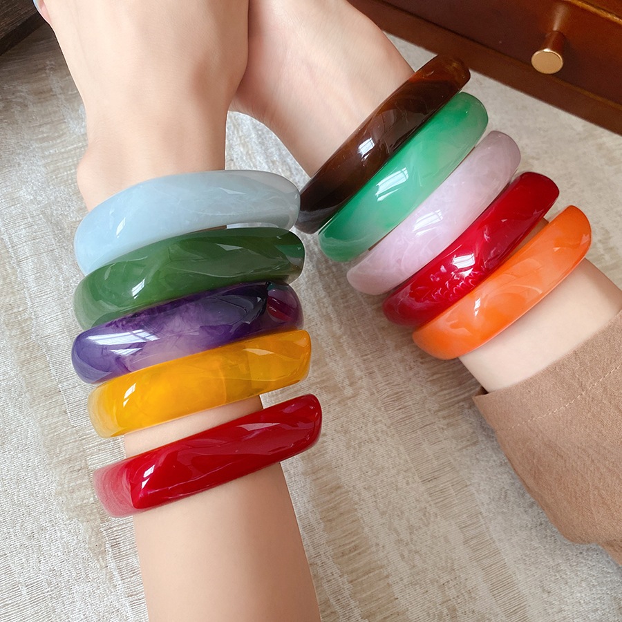 Vòng tay mở hình vuông nhuộm nhựa, thời trang và đa năng, phù hợp làm quà tặng hoặc kinh doanh