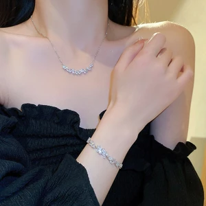 Bộ vòng tay dát zircon sang trọng - Phụ kiện hoàn hảo cho buổi hẹn hò