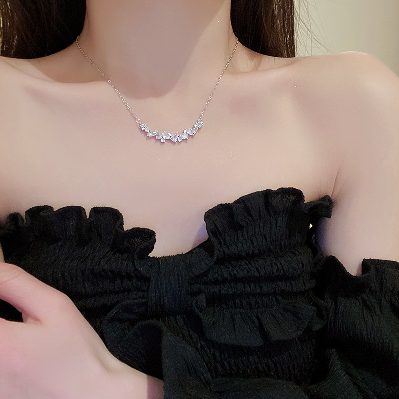 Bộ vòng tay dát zircon sang trọng - Phụ kiện hoàn hảo cho buổi hẹn hò