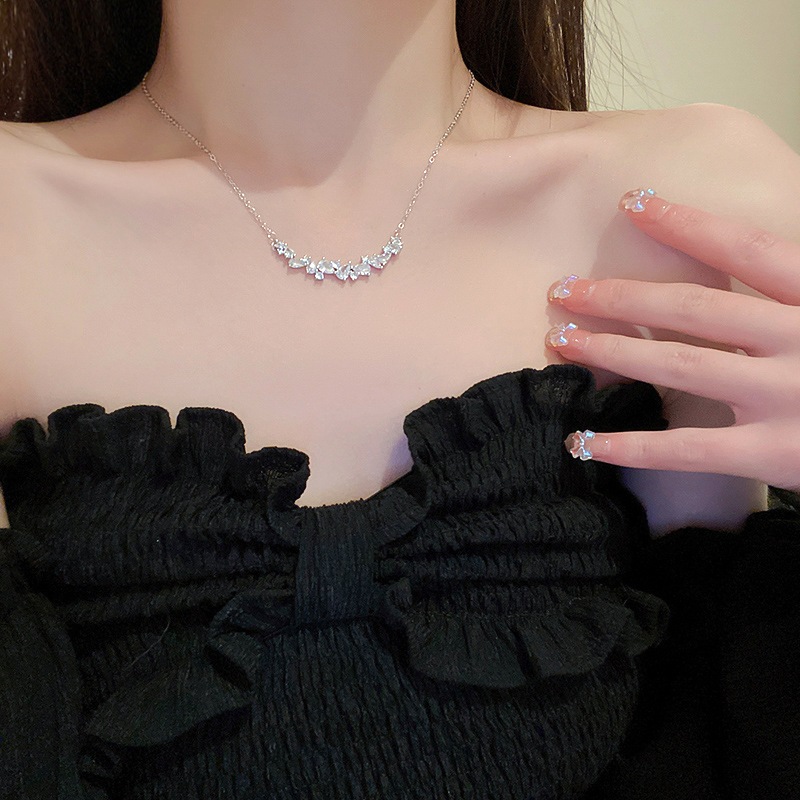 Bộ vòng tay dát zircon sang trọng - Phụ kiện hoàn hảo cho buổi hẹn hò
