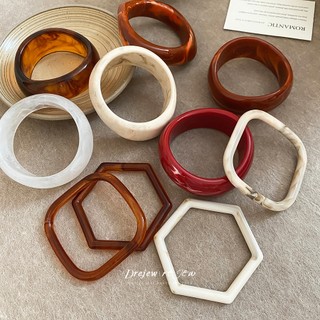 Vòng tay cổ điển nhuộm nhựa, style đơn giản cá tính - phụ kiện handmade