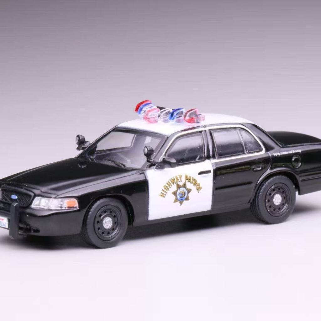 596 Model 1:64 Ford Crown Victoria Boston Police Chase Varnish