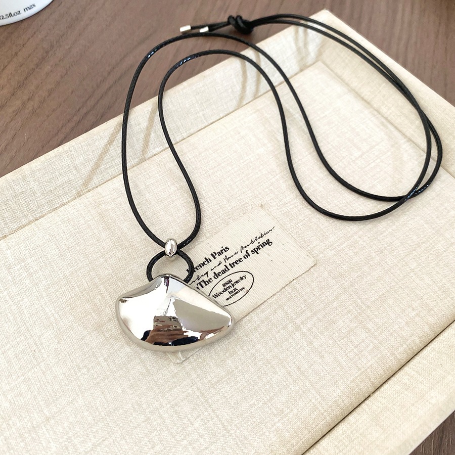 Vòng cổ mặt dây chuyền kim loại thiết kế độc đáo, phong cách châu Âu và Mỹ - Phụ kiện thời trang cao cấp