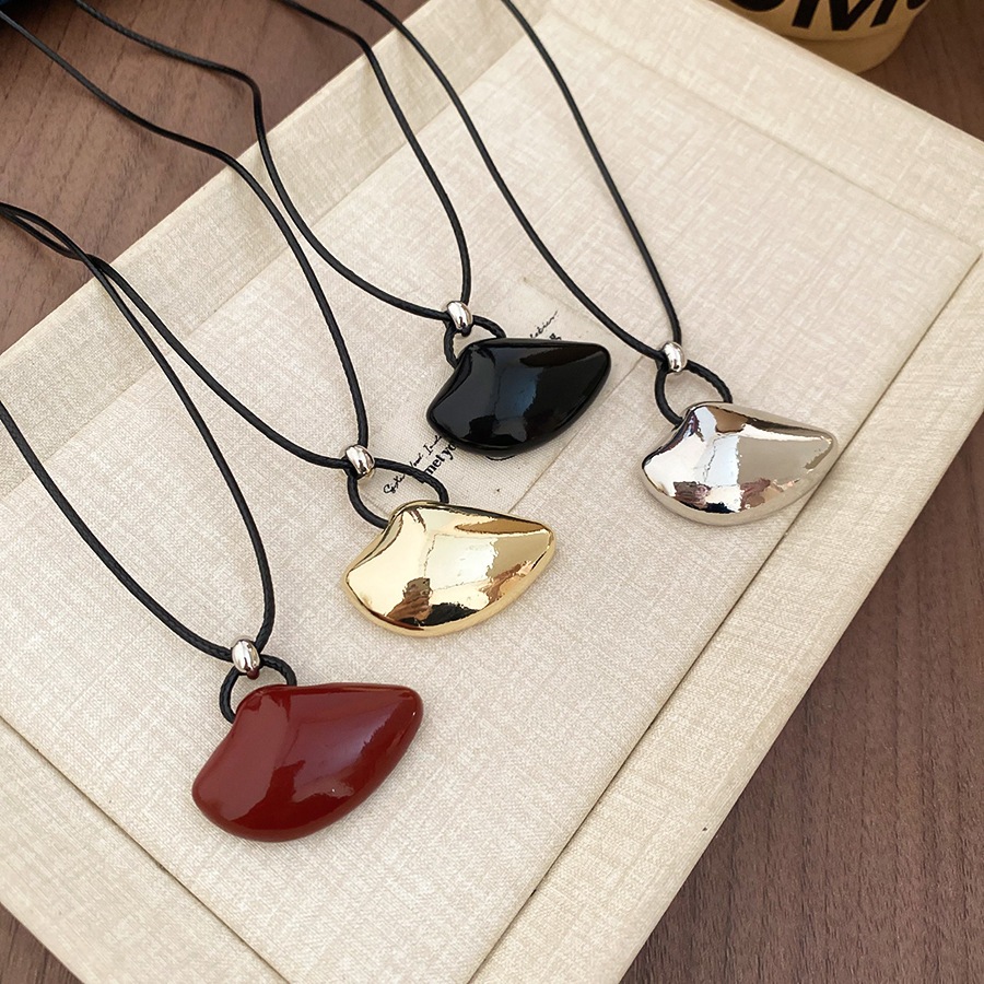 Vòng cổ mặt dây chuyền kim loại thiết kế độc đáo, phong cách châu Âu và Mỹ - Phụ kiện thời trang cao cấp