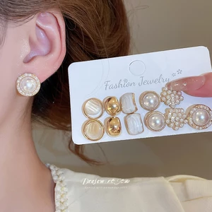 Bộ bông tai ngọc trai tròn đính tán, phong cách Pháp