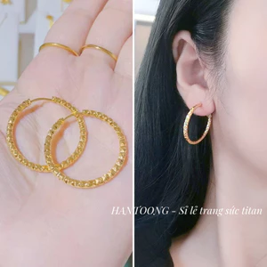 Bông tai titan nữ không gỉ mạ vàng 24k thiết kế tròn hoạ tiết lấp lánh thời thượng