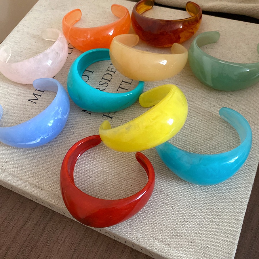 Vòng tay cổ điển với bảng màu Âu Mỹ đơn giản, thời trang - Phụ kiện thanh lịch cho nữ