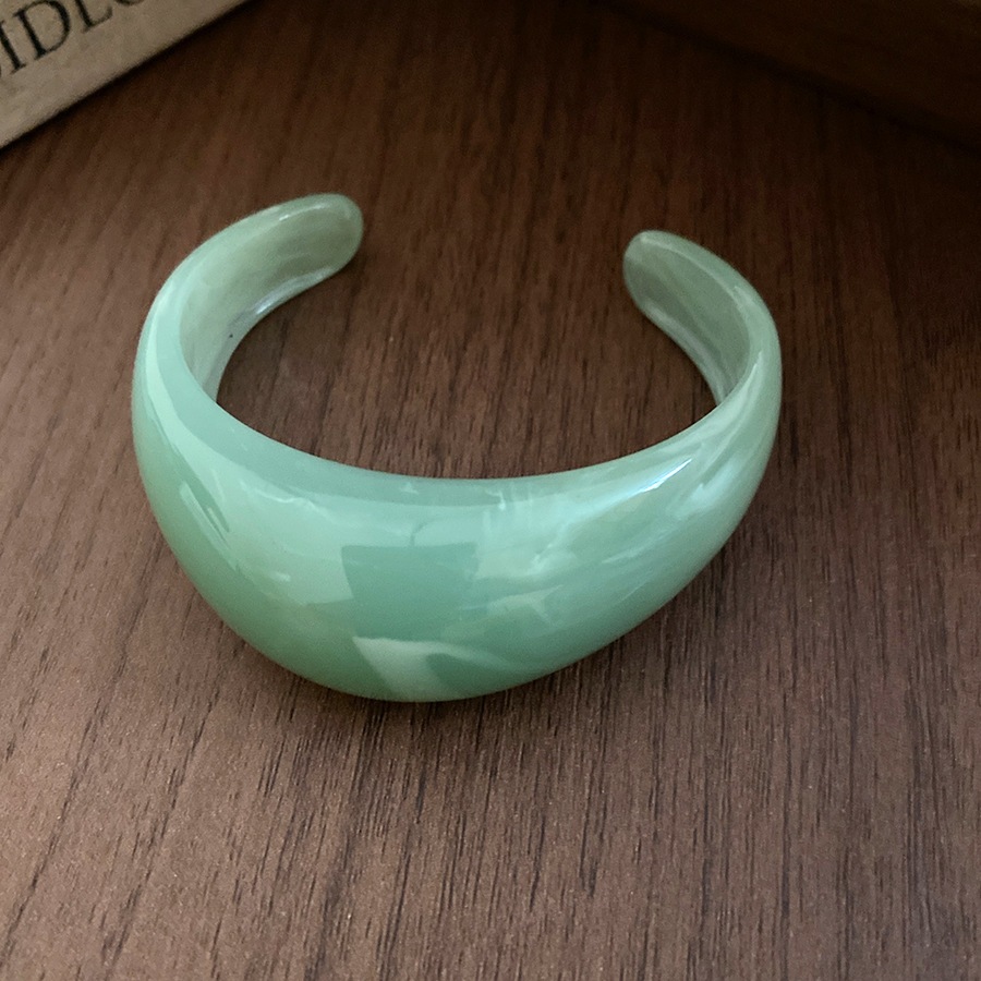 Vòng tay cổ điển với bảng màu Âu Mỹ đơn giản, thời trang - Phụ kiện thanh lịch cho nữ