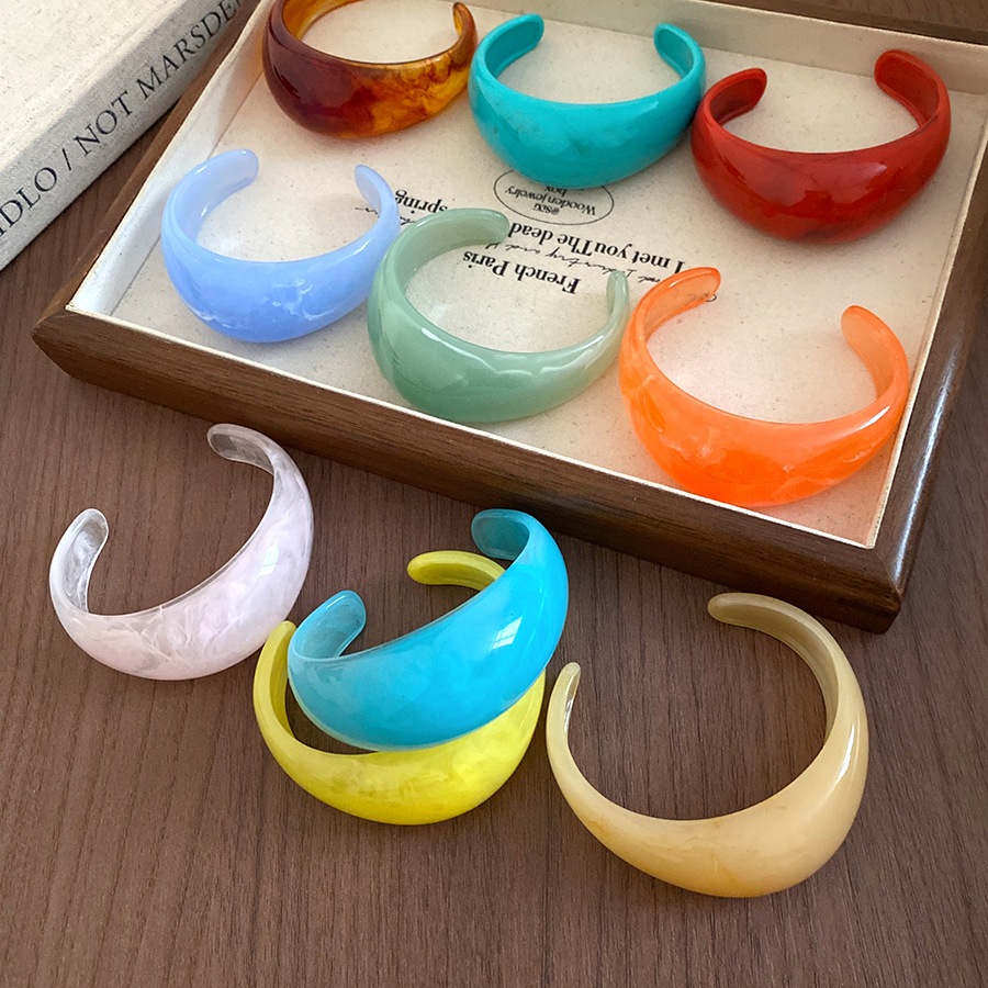 Vòng tay cổ điển với bảng màu Âu Mỹ đơn giản, thời trang - Phụ kiện thanh lịch cho nữ