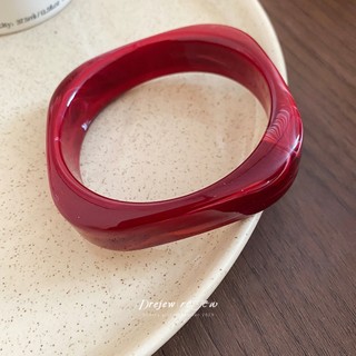Vòng tay acrylic họa tiết da báo, thiết kế thời trang và đa năng