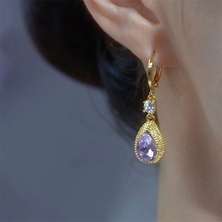 Bông Tai Kim Cương Giả Thiết Kế Tinh Tế, Ánh Sáng Sang Trọng