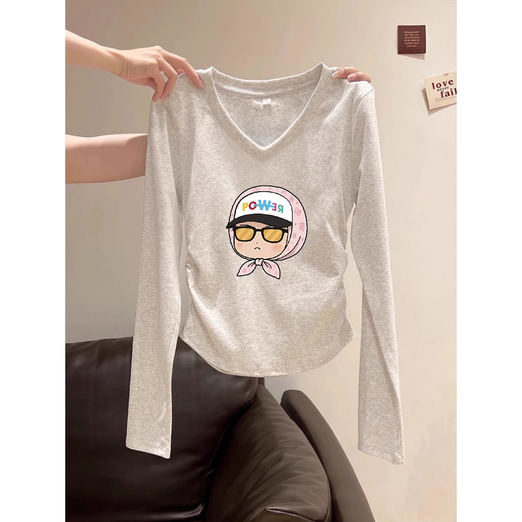 Áo thun dài tay cổ chữ V đeo vai phía trước màu xám Hàn Quốc