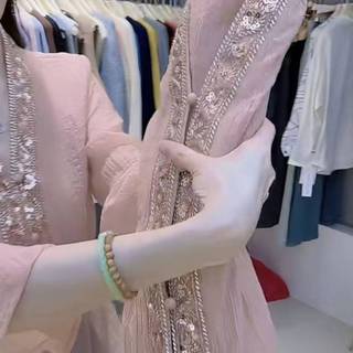 Áo sơ mi dài tay cổ chữ V dáng rộng, style Hàn Quốc