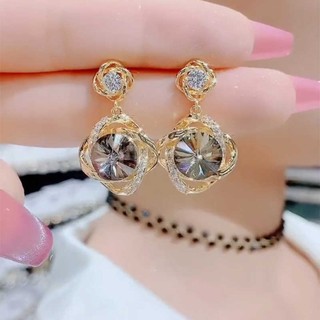 Thiết kế Sense - Bông tai tua rua pha lê màu xám, ánh sáng tinh tế, sang trọng