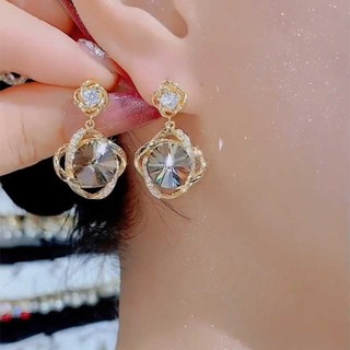 Thiết kế Sense - Bông tai tua rua pha lê màu xám, ánh sáng tinh tế, sang trọng