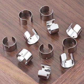 Thắt lưng thép không gỉ handmade với thiết kế lỗ tai kẹp, phù hợp cho người chưa xỏ khuyên