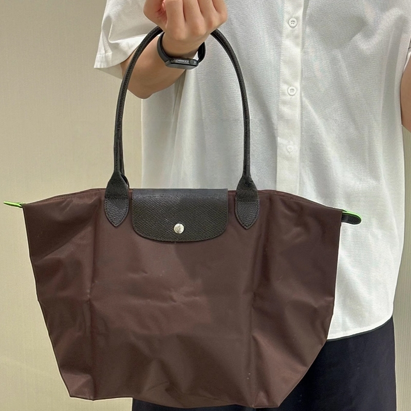 War Horse Túi Tote Nylon nữ màu Mocha mới Túi đựng bánh bao