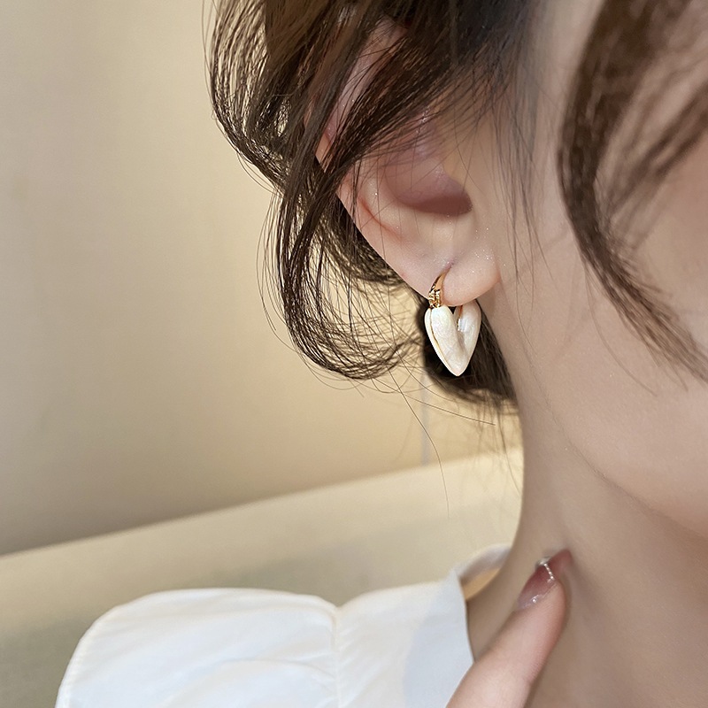 Bông Tai Nhỏ Giọt Hình Trái Tim Cổ Điển Thời Trang, Đa Năng Và Tỏa Sáng