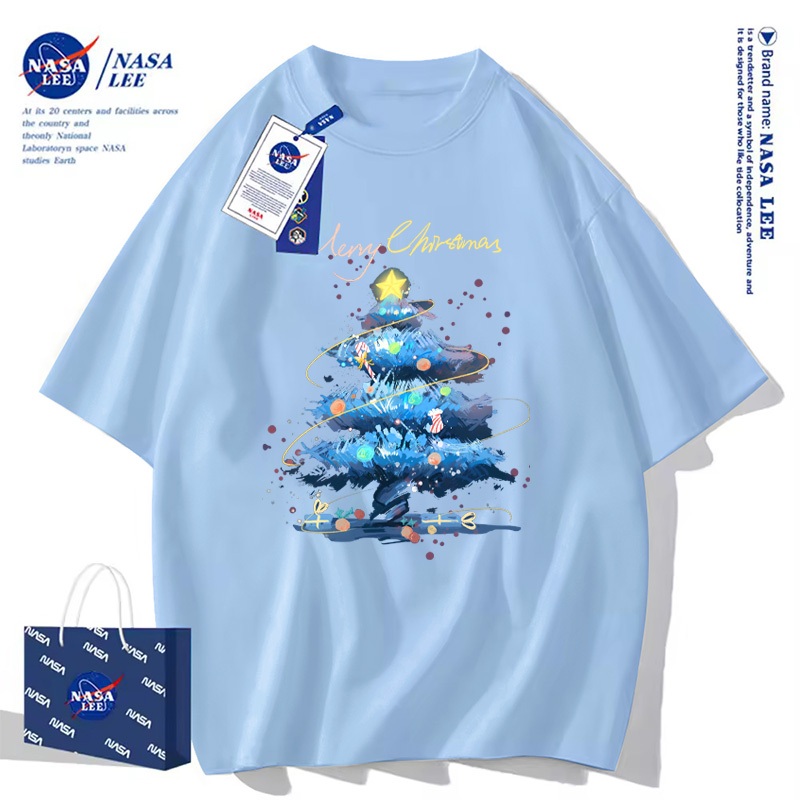 Áo thun cotton ngắn tay hợp tác với NASA - In hình cây thông Noel dưới bầu trời sao 2025