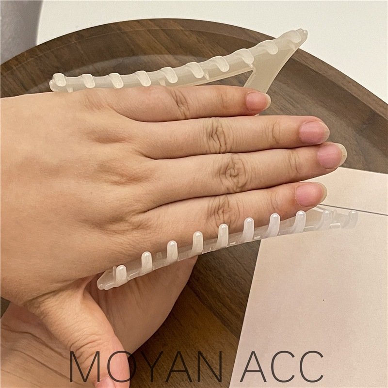 Kẹp tóc tam giác lớn