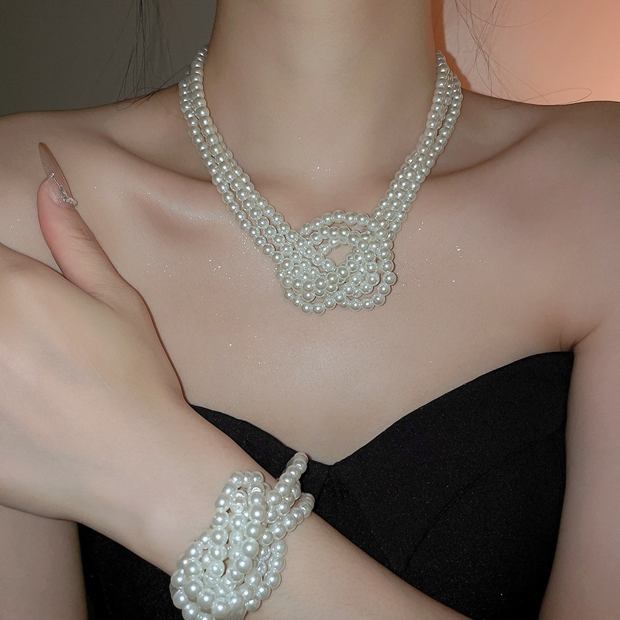 Vòng cổ thắt nút với đính cườm thủy tinh, kiểu Pháp cổ điển, ba lớp - Sang trọng và hiện đại
