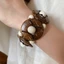 Vòng tay vỏ dừa gỗ tròn hoa đính cườm phong cách retro nhẹ nhàng, sang trọng