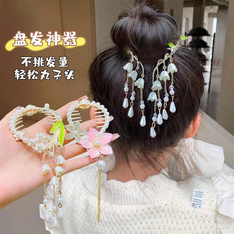 Kẹp tóc ngọc trai với tua rua, phù hợp cho bun và nhiều kiểu tóc khác